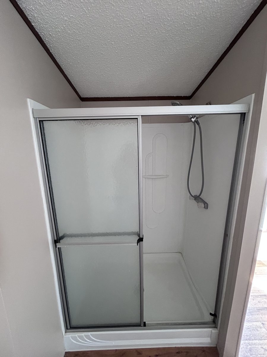 Yellow Rose U1 — shower stall